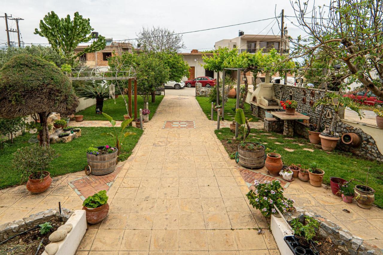 Contemporary 2 Bedroom 5 Min Walk From Center